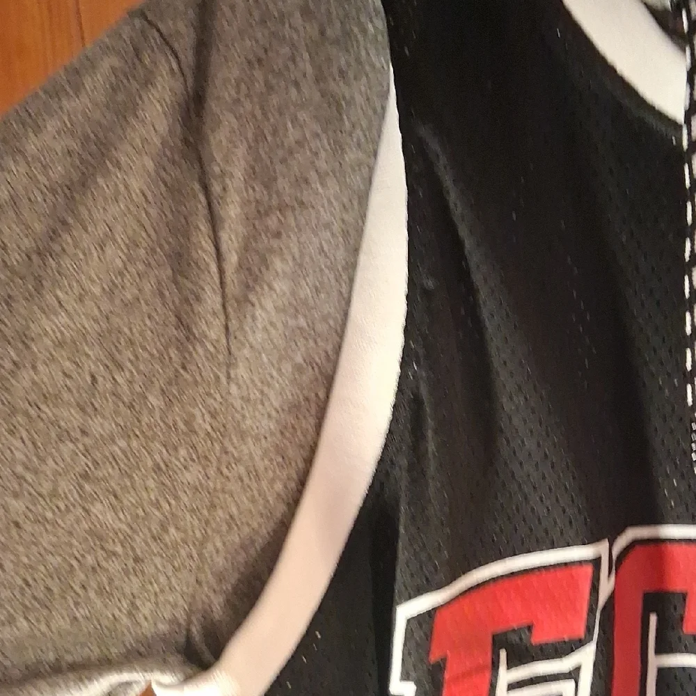 Ecko Unltd Black & Gray Hooded Mesh Tank - Picture 6 of 11